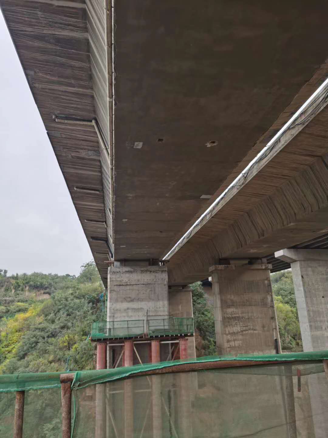 内蒙古桥梁加固前制定可行设计方案图并用对施工方法